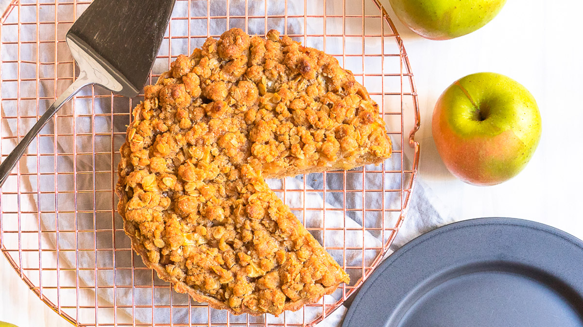 Cinnamon Shtick Apple Oatmeal Tart