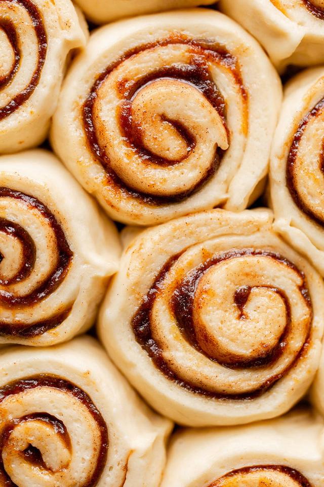 unbaked pumpkin butter cinnamon rolls