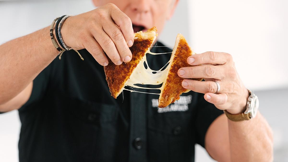 grilled cheese gz cheese pull