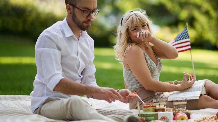 labor day facts image    couple on a picnic