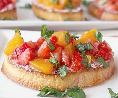 https://harryanddavid.com/blog/wp content/uploads///summer fruit bruschetta