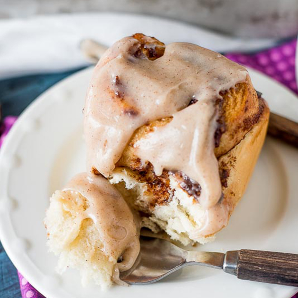 https://www.harryanddavid.com/blog/wp content/uploads///apple butter cinnamon rolls