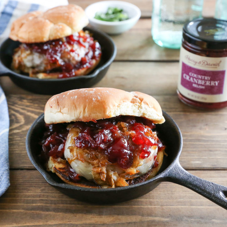 https://www.harryanddavid.com/blog/wp content/uploads///Burgers with Cranberry Relish