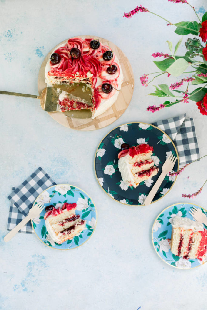 https://www.harryanddavid.com/blog/wp content/uploads///cute rose cake x