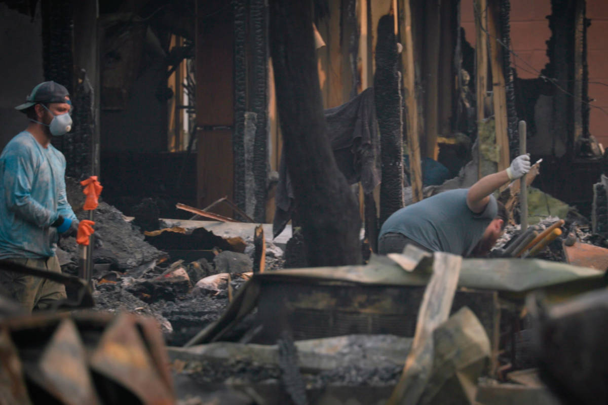 https://www.harryanddavid.com/blog/wp content/uploads///cleaning up the wreckage after almeda fire