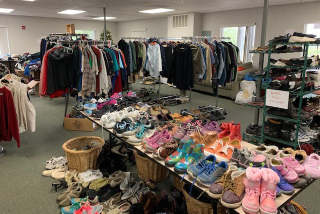 https://www.harryanddavid.com/blog/wp content/uploads///clothes donations after the almeda fire