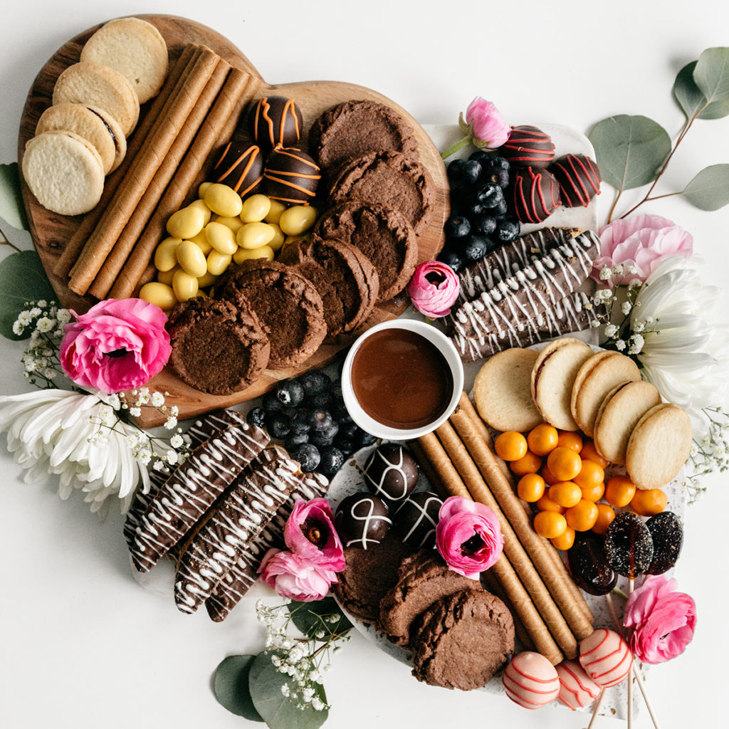 https://www.harryanddavid.com/blog/wp content/uploads///dessert board with cookies fruit and flowers x