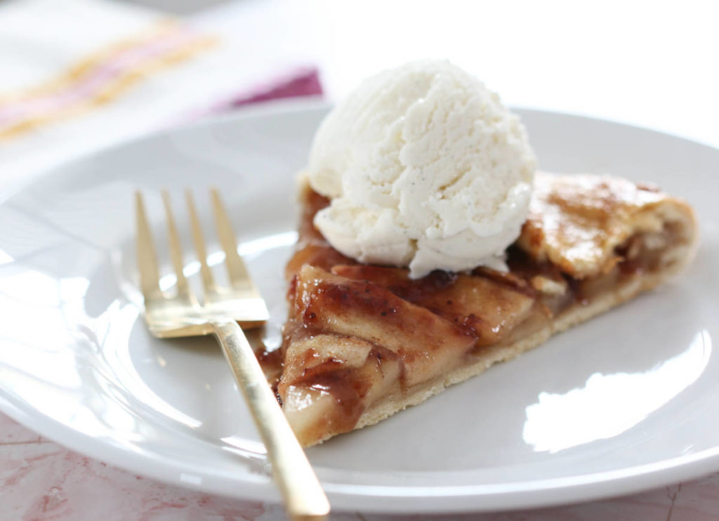 https://www.harryanddavid.com/blog/wp content/uploads///apple crostata inspired by charm image x