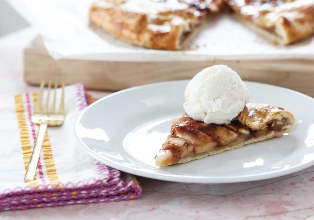 https://www.harryanddavid.com/blog/wp content/uploads///apple crostata inspired by charm image x