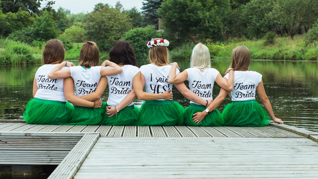 Bride team party with girls at national botanic garden.