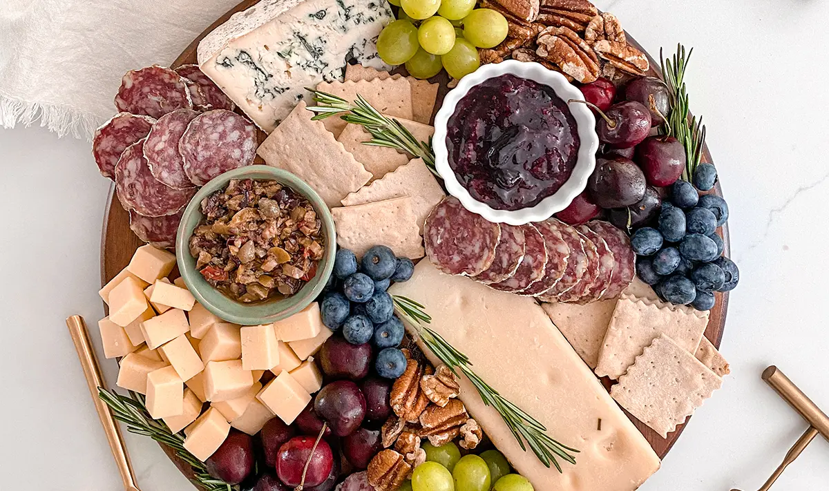 Vegan Cheese Board (perfect for entertaining!) - Flora & Vino