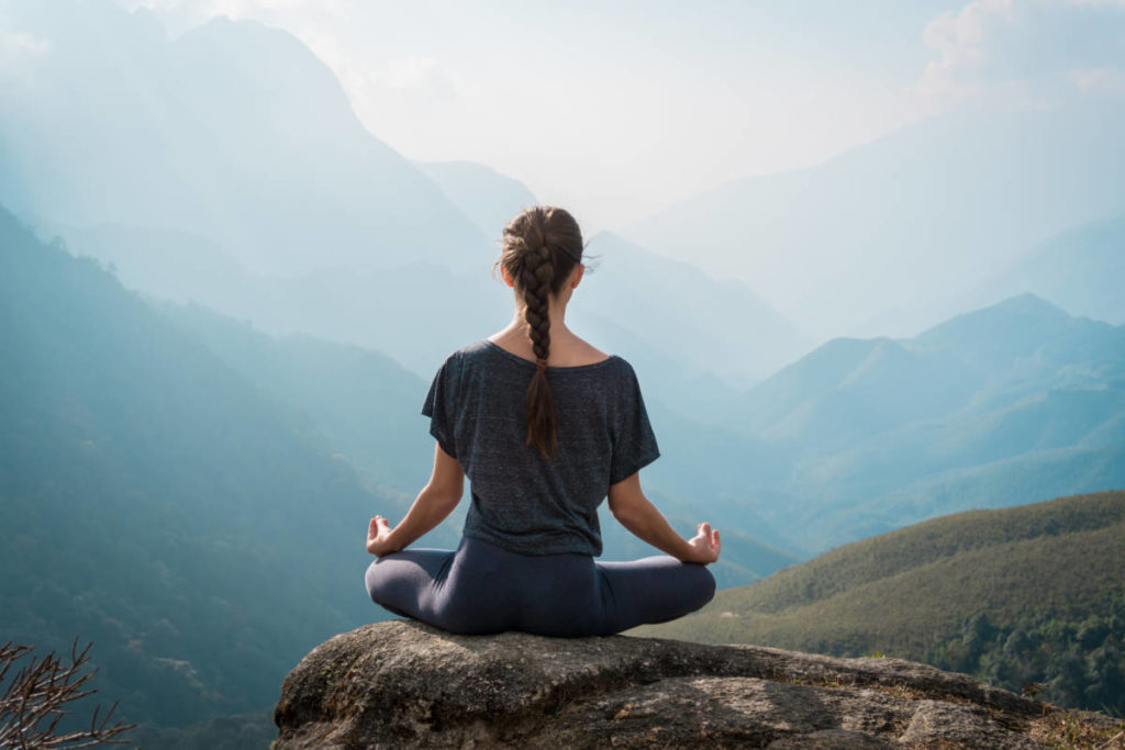 https://www.harryanddavid.com/blog/wp content/uploads///woman meditating on mountain x