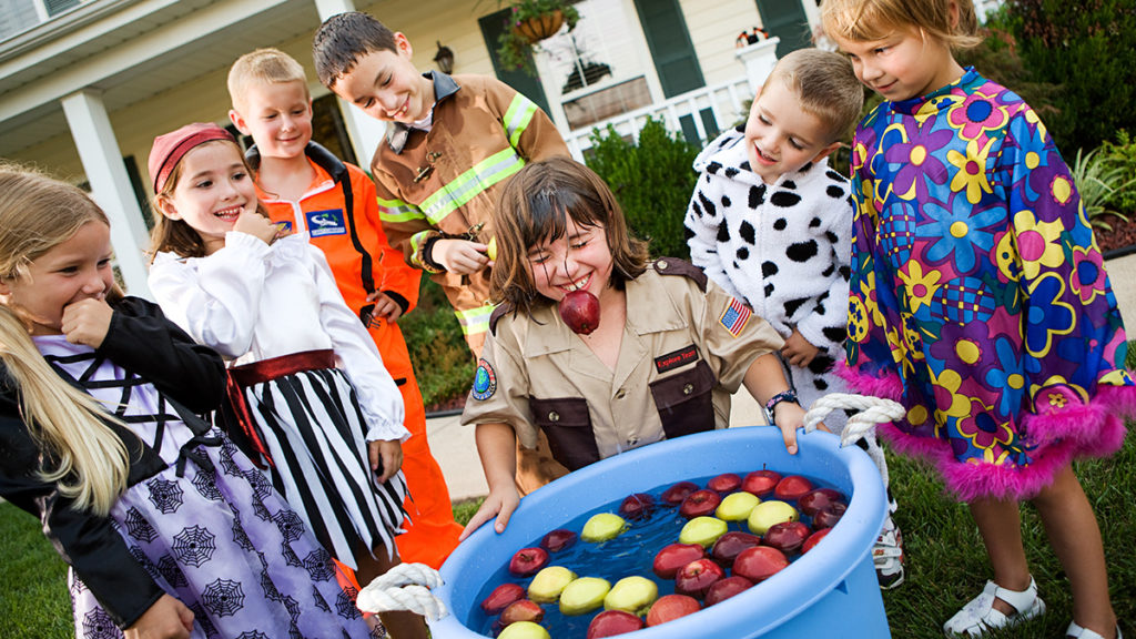 fall birthday ideas image   children bobbing for apples