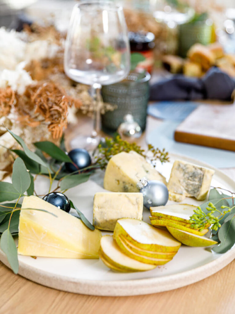 https://www.harryanddavid.com/blog/wp content/uploads///hanukkah brunch cheese pears x