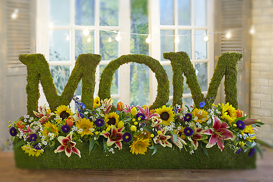 https://www.harryanddavid.com/blog/wp content/uploads///mom hedge flowers