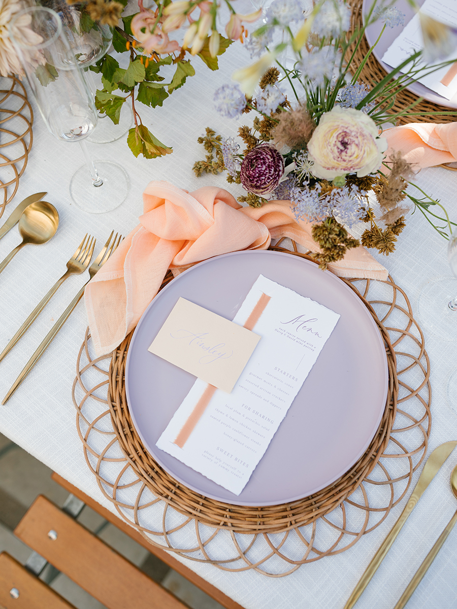 https://www.harryanddavid.com/blog/wp content/uploads///bridal shower place setting