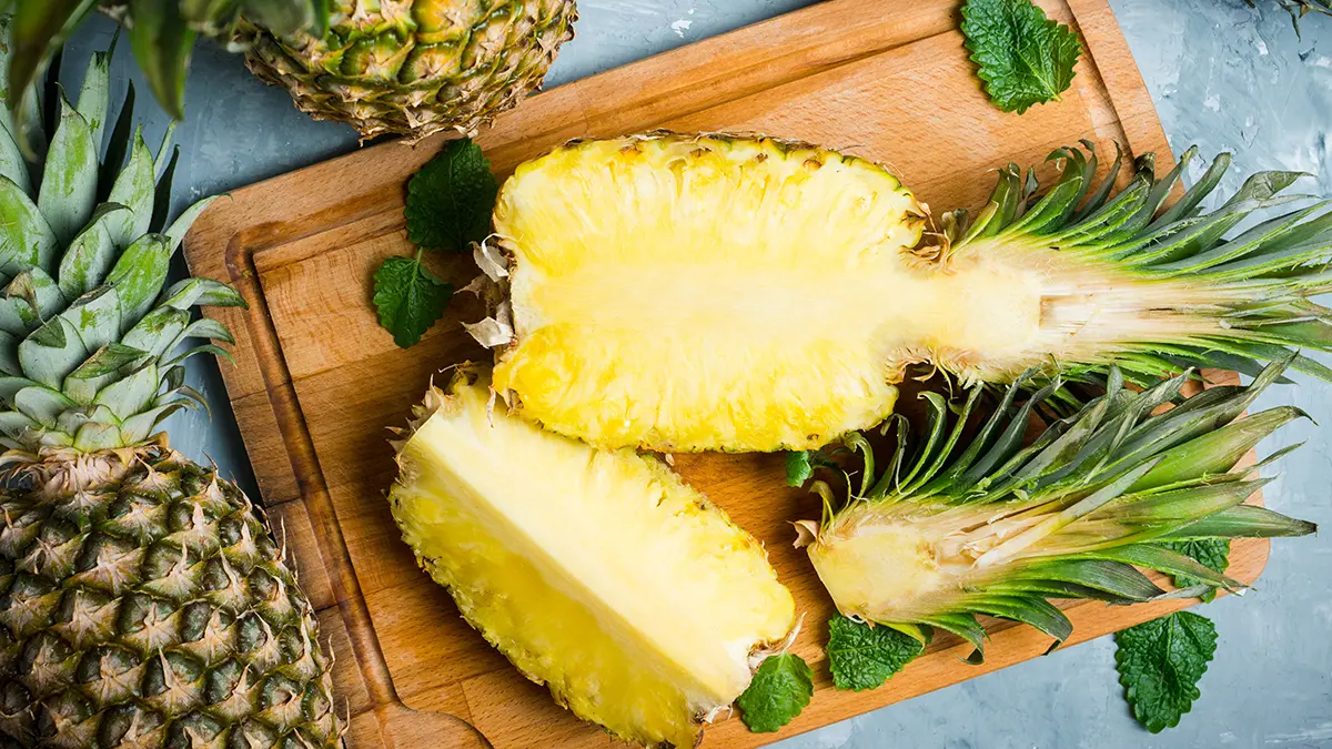Pineapple Exotic Fruits, varieties, production, seasonality